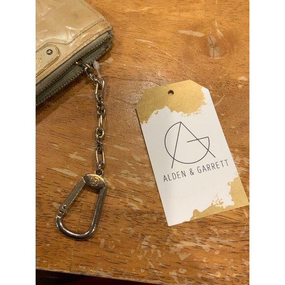 Louis Vuitton Beige Patent Leather Monogram Vernis Pochette Coin Purse - Picture 4 of 5